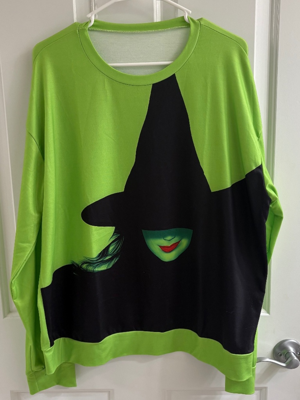 WICKED Elphaba Witch Graphic Sweatshirt Green Black White Long Sleeve XL